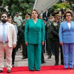 Mujeres-Emprendedoras-Honduras  show de TESONES DE LAS FUERZAS ARMADAS DE HONDURAS SALTO DE PARACAIDAS, TEGUCIGALPA HONDURAS DIA DE LA INDEPENDENCIA