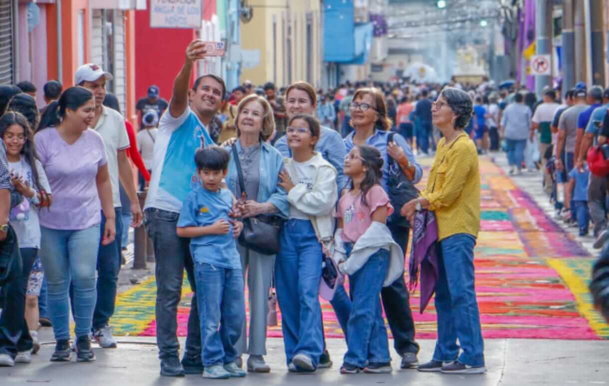 Participación de ciudadanos en actividades religiosas de Semana Santa